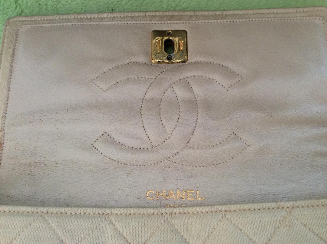 54.CHANEL ショルダーバッグ マトラッセ　チェーンショルダー　Ｇ金具