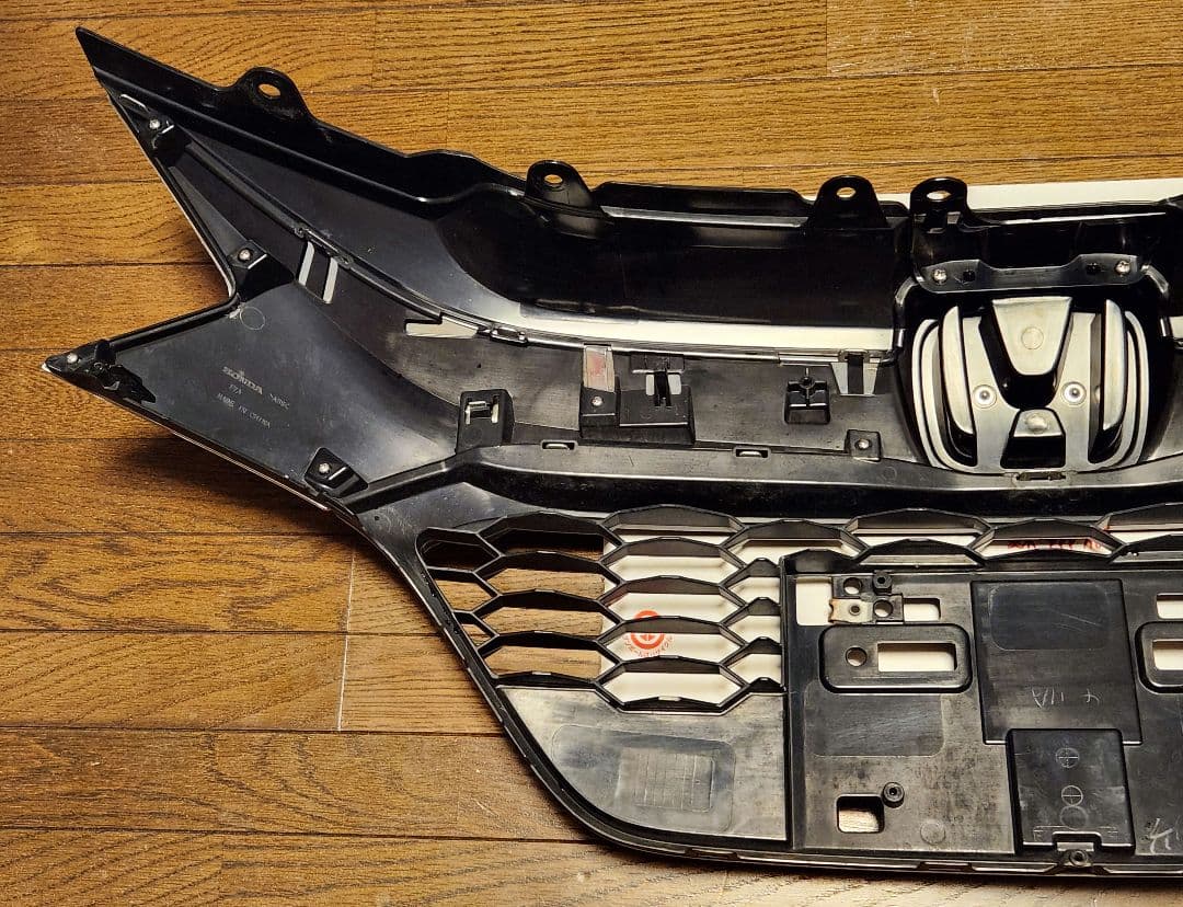 希少 ホンダ ヴェゼル 純正オプションフロン トグリル