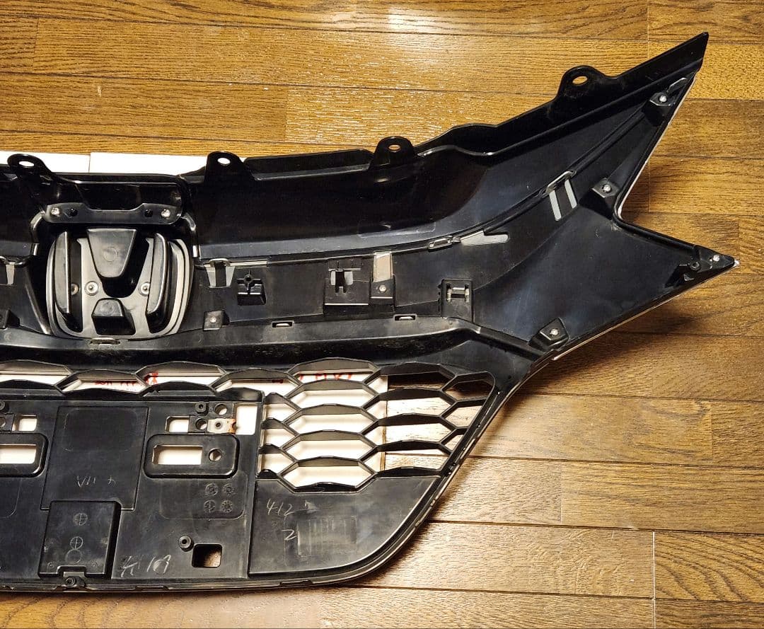 希少 ホンダ ヴェゼル 純正オプションフロン トグリル