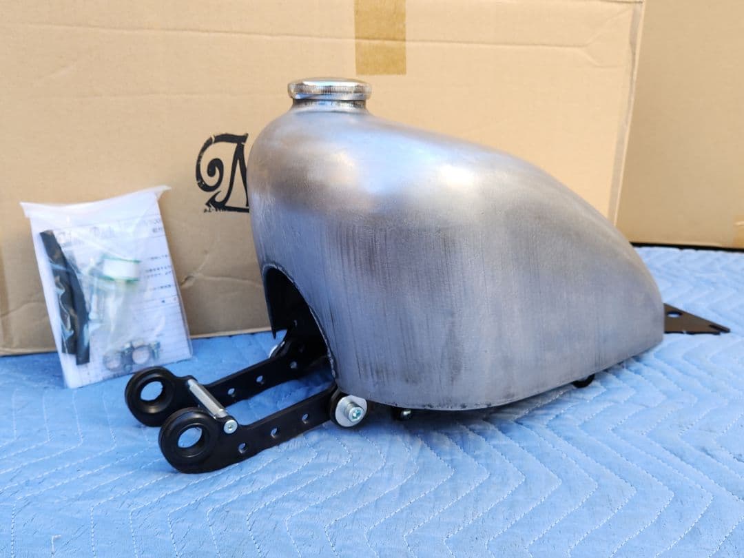 モーターロック｜スポーツスター タンク ハイマウント│SR400/500 キャブ