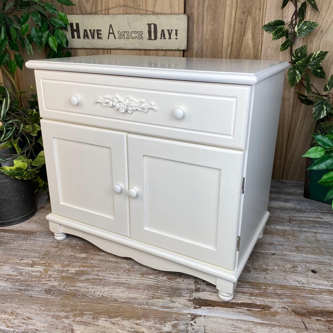 フレンチカントリー北欧調ホワイト扉キャビネット木製飾り棚収納家具チェスト姫系