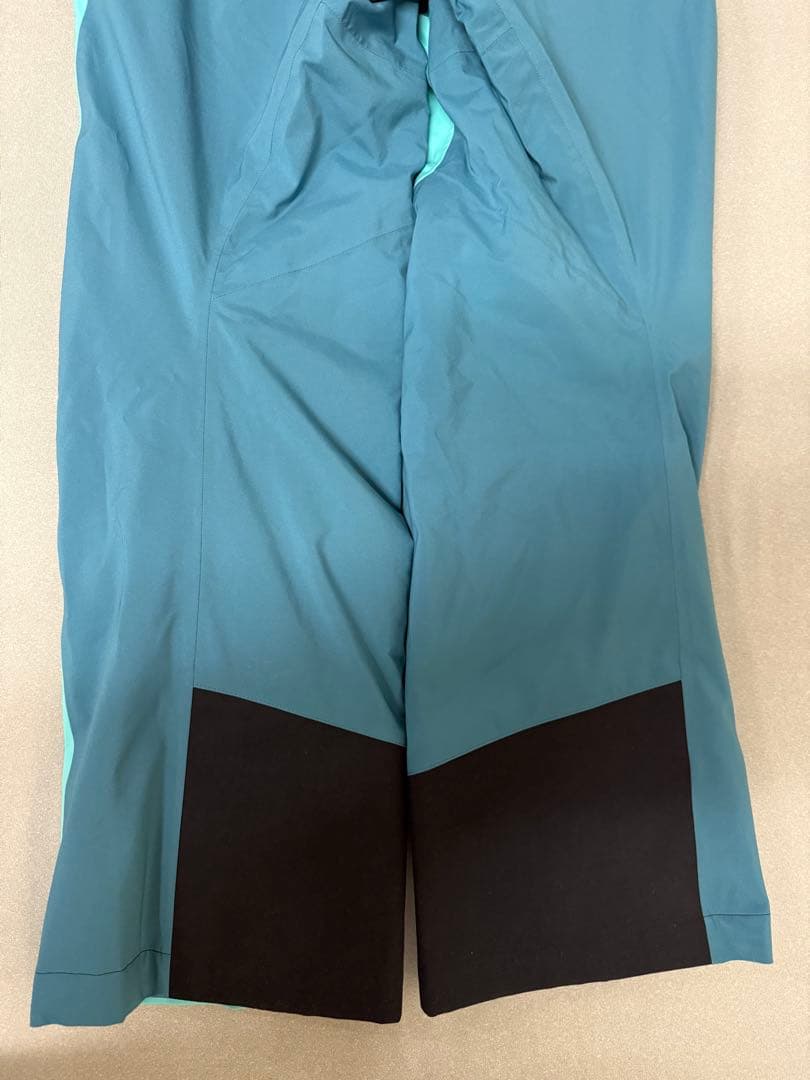 デサント スキーウェア上下　Mサイズ 2024モデル