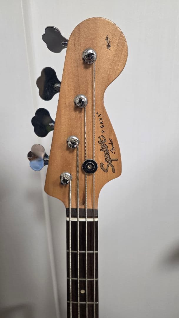 ベース Squier Affinity Series Bass Blue