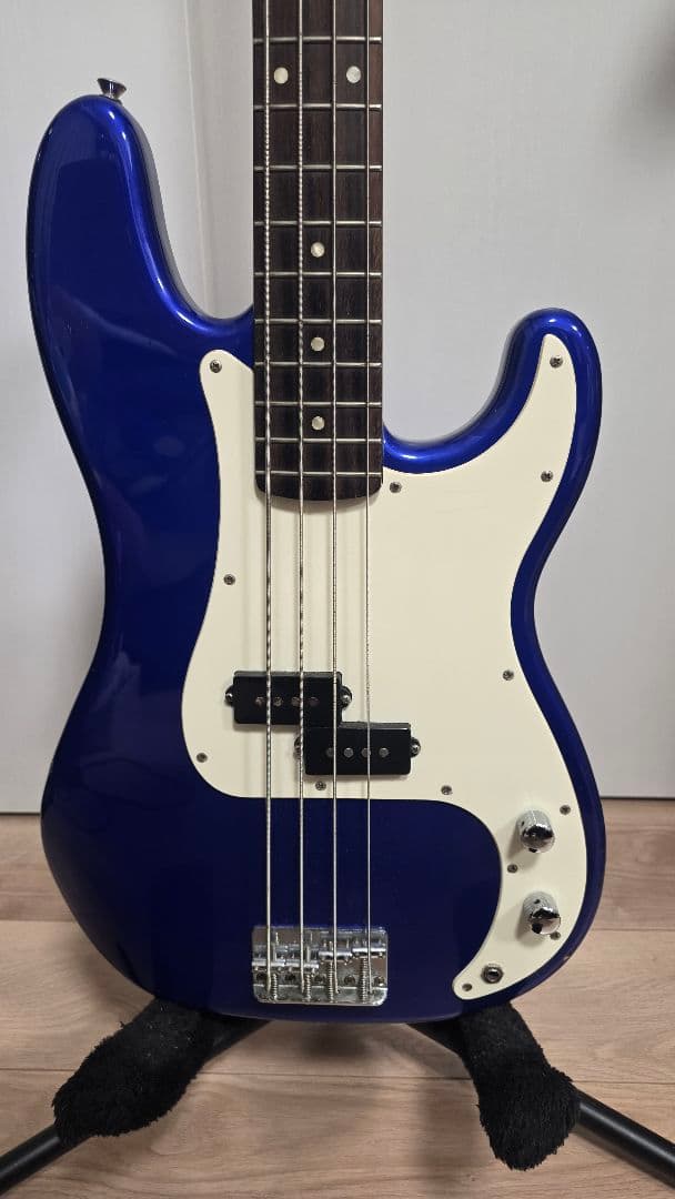ベース Squier Affinity Series Bass Blue