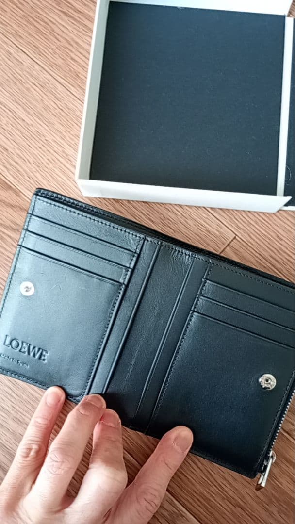 ★LOEWE　ロエベ　メンズ黒 二つ折り財布
