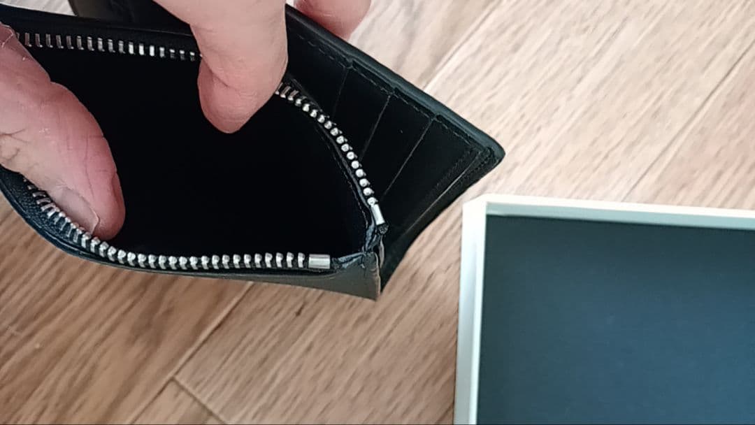 ★LOEWE　ロエベ　メンズ黒 二つ折り財布