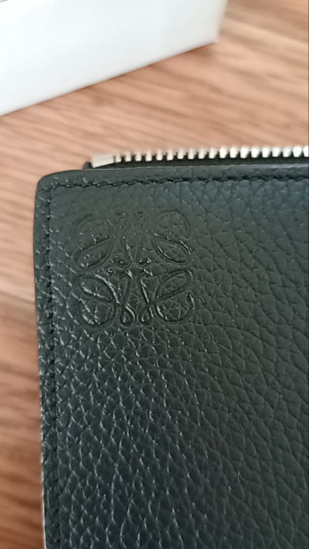 ★LOEWE　ロエベ　メンズ黒 二つ折り財布