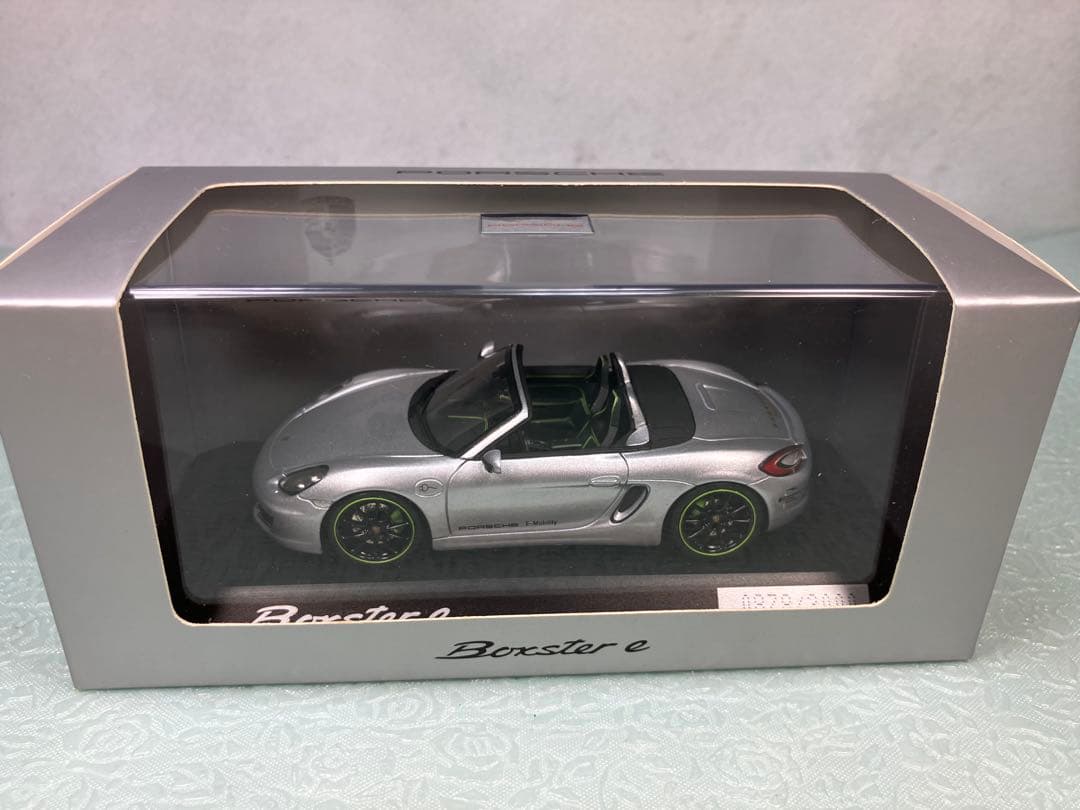 Spark ディーラー品Porsche Boxster e プロトシルバー