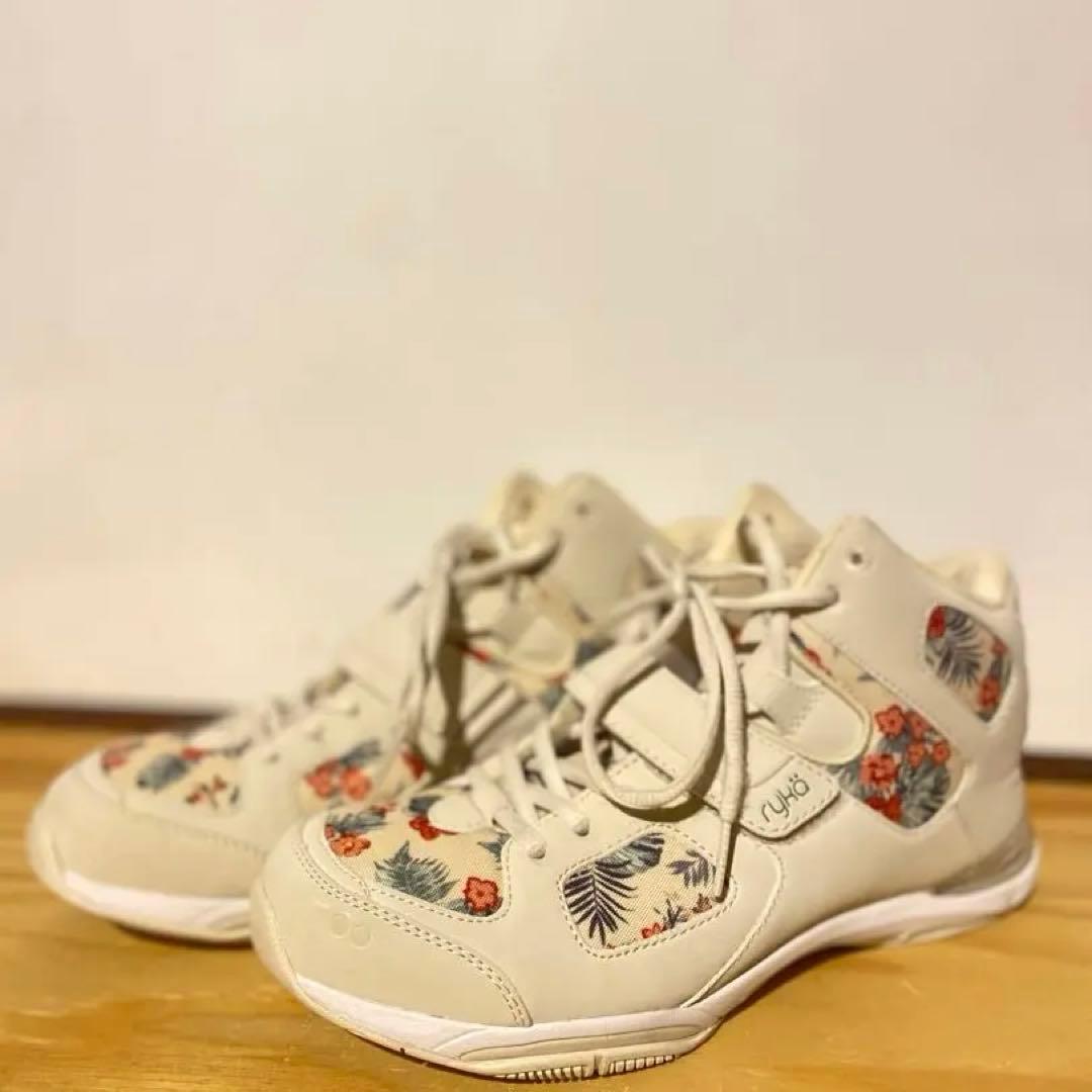 ⭐︎値下げ中⭐︎美品ライカシューズ24センチ　ジャザサイズ　エクササイズ