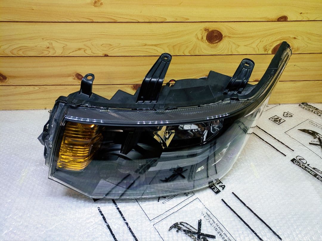 デリカ D5 ヘッドライト インナーブラック CV系前期 黄ばみ無し