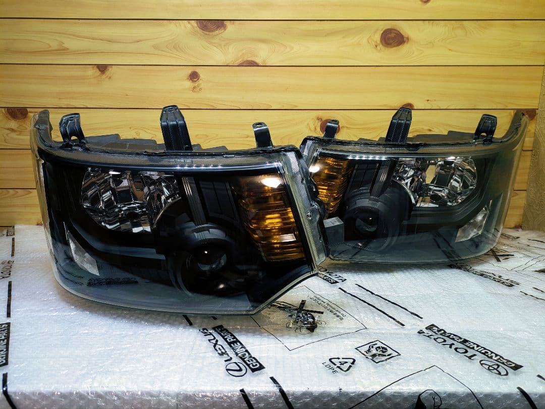 デリカ D5 ヘッドライト インナーブラック CV系前期 黄ばみ無し