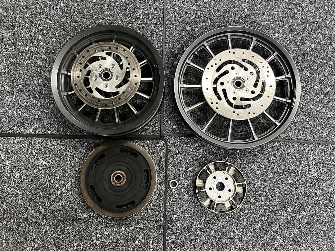 XL883N純正ホイール