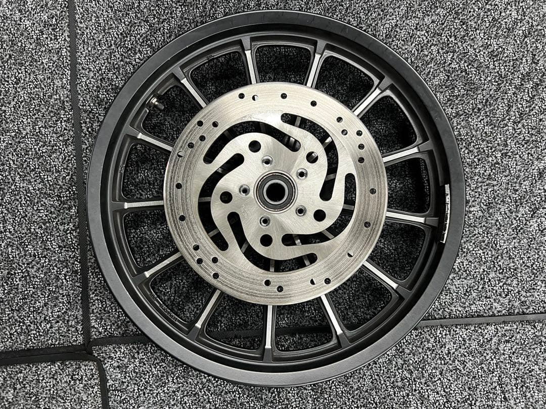 XL883N純正ホイール