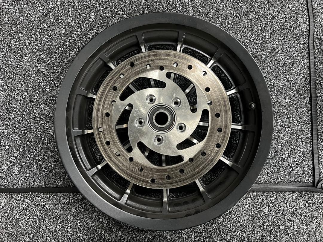 XL883N純正ホイール