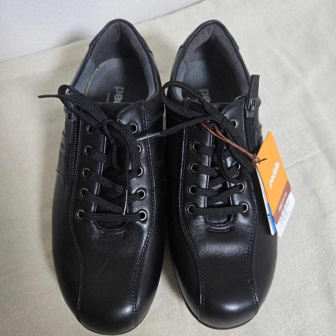 【新品タグ付き】pedalaASICSウォーキングスニーカー　ペダラスニーカー