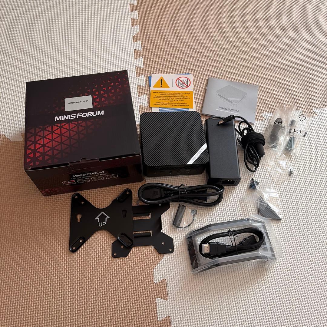 ミニPC MINISFORUM UM690 Ryzen9 6900HX /64GB RAM