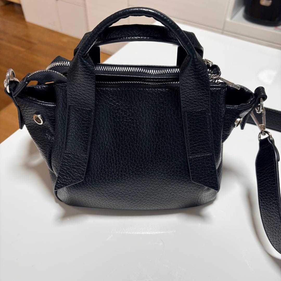 nouer 2way ショルダーバッグ ブラック チャーム3点付き