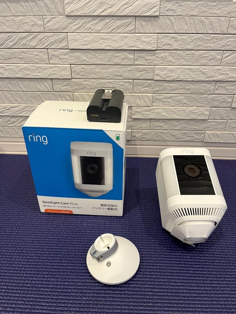 amazon ring Spotlight Cam Plus 屋外防犯カメラ