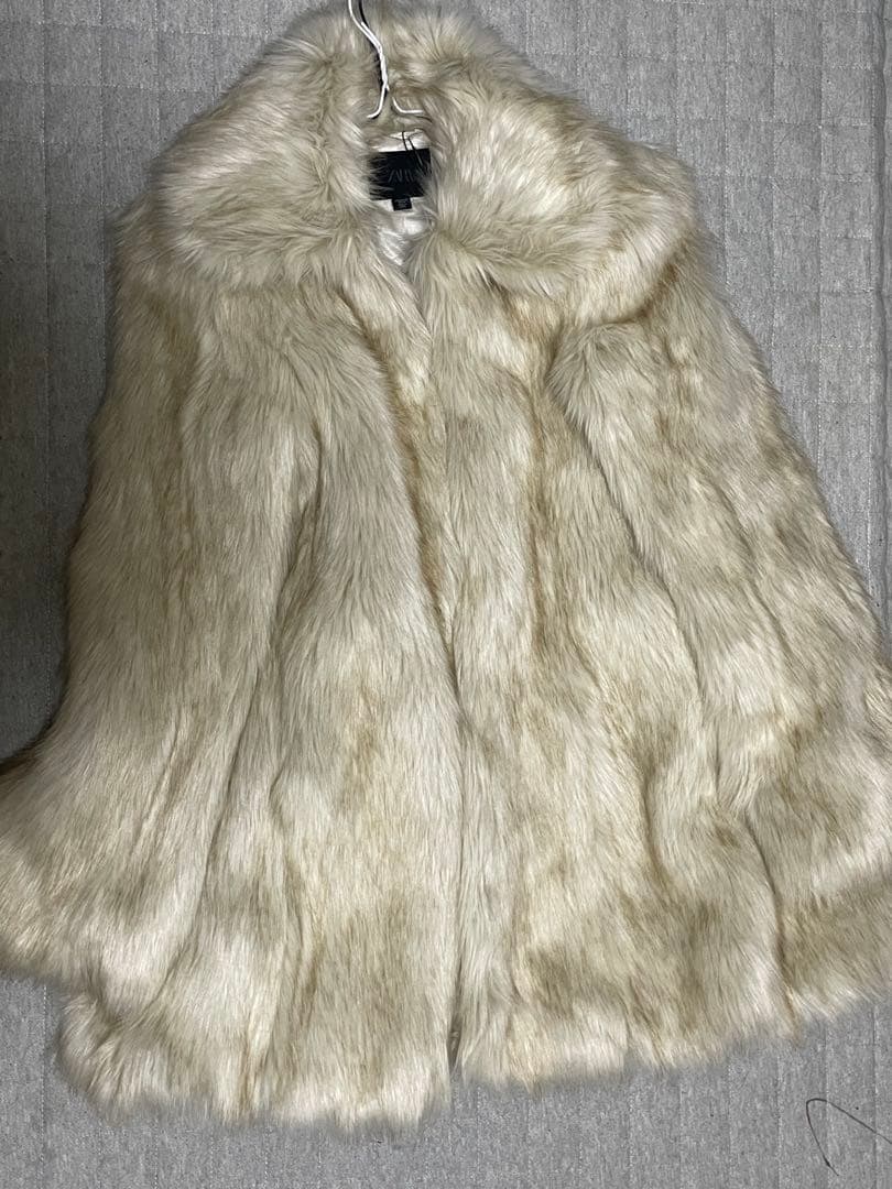 ZARA フェイクファーコート