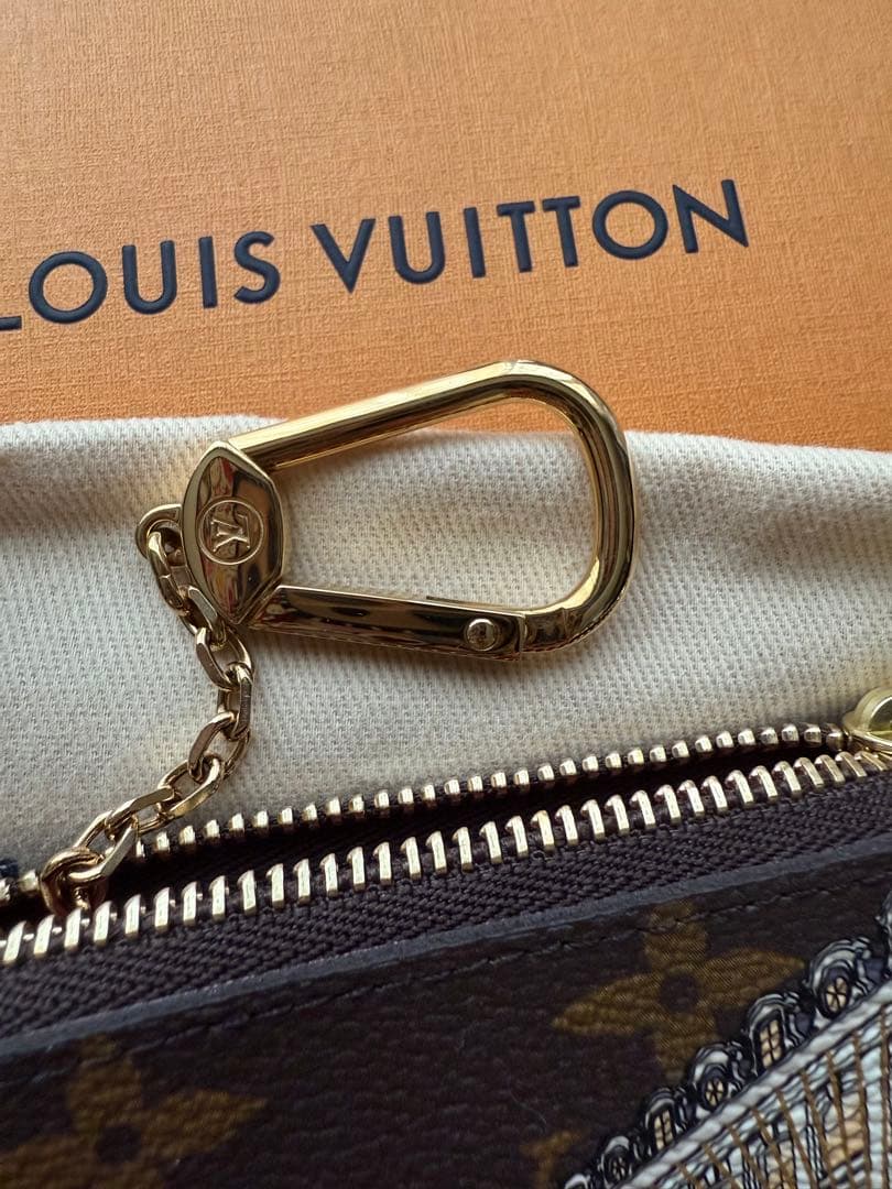 LOUIS VUITTON ルイヴィトン ポシェットクレ モノグラムケース