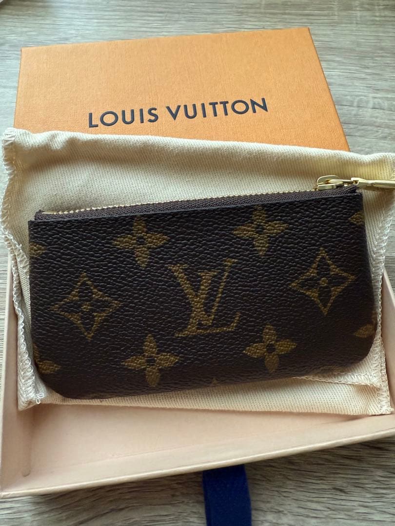 LOUIS VUITTON ルイヴィトン ポシェットクレ モノグラムケース