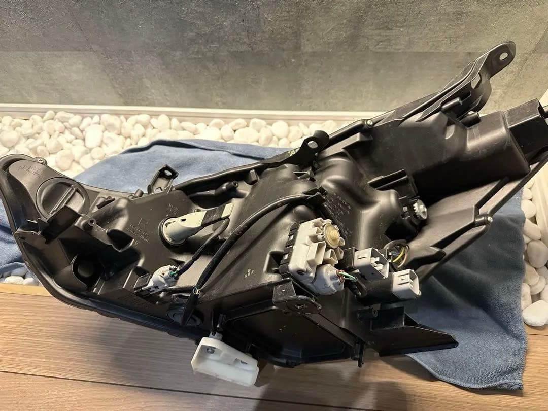 美品‼️プリウスα 後期 純正LEDヘッドライト左右セット