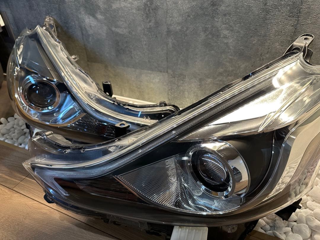 美品‼️プリウスα 後期 純正LEDヘッドライト左右セット