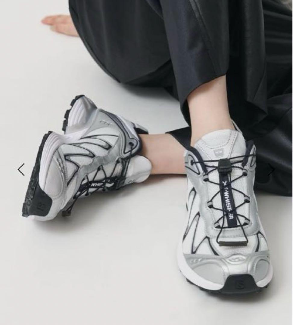 Salomonサロモン　XT―WHISPER シルバースニーカー