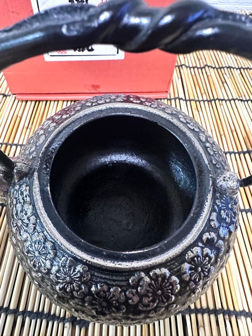 新品、供箱付　工房和秋 金野 和秋作 和銑、砂鉄鉄急須 南部鉄瓶　南部鉄器　鉄瓶