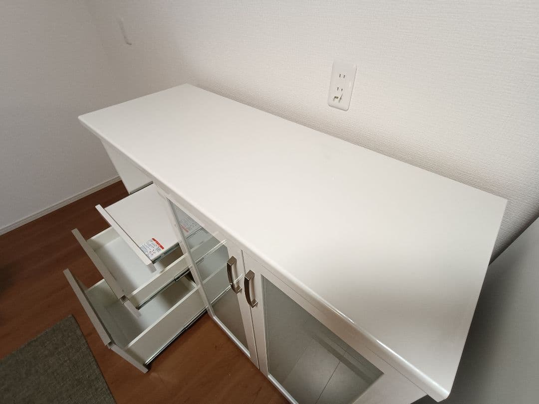 L*i様 【送料込】ホワイトキッチンボード 食器棚 幅約117cm　泉洋化工