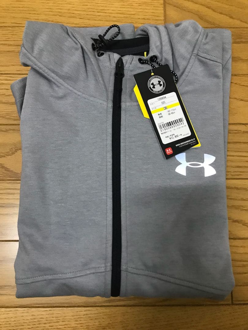 UNDER ARMOUR パーカー