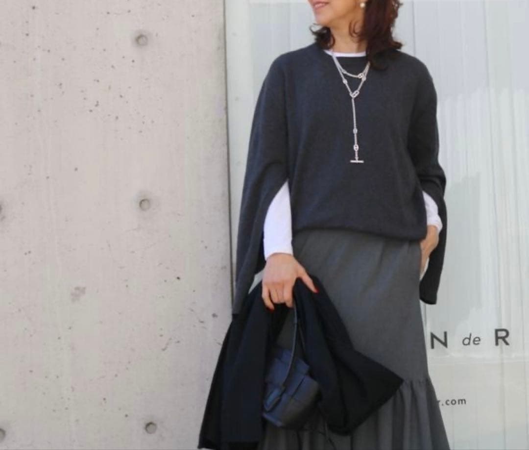 メゾンドアール　袖スリットプルオーバー maison de R