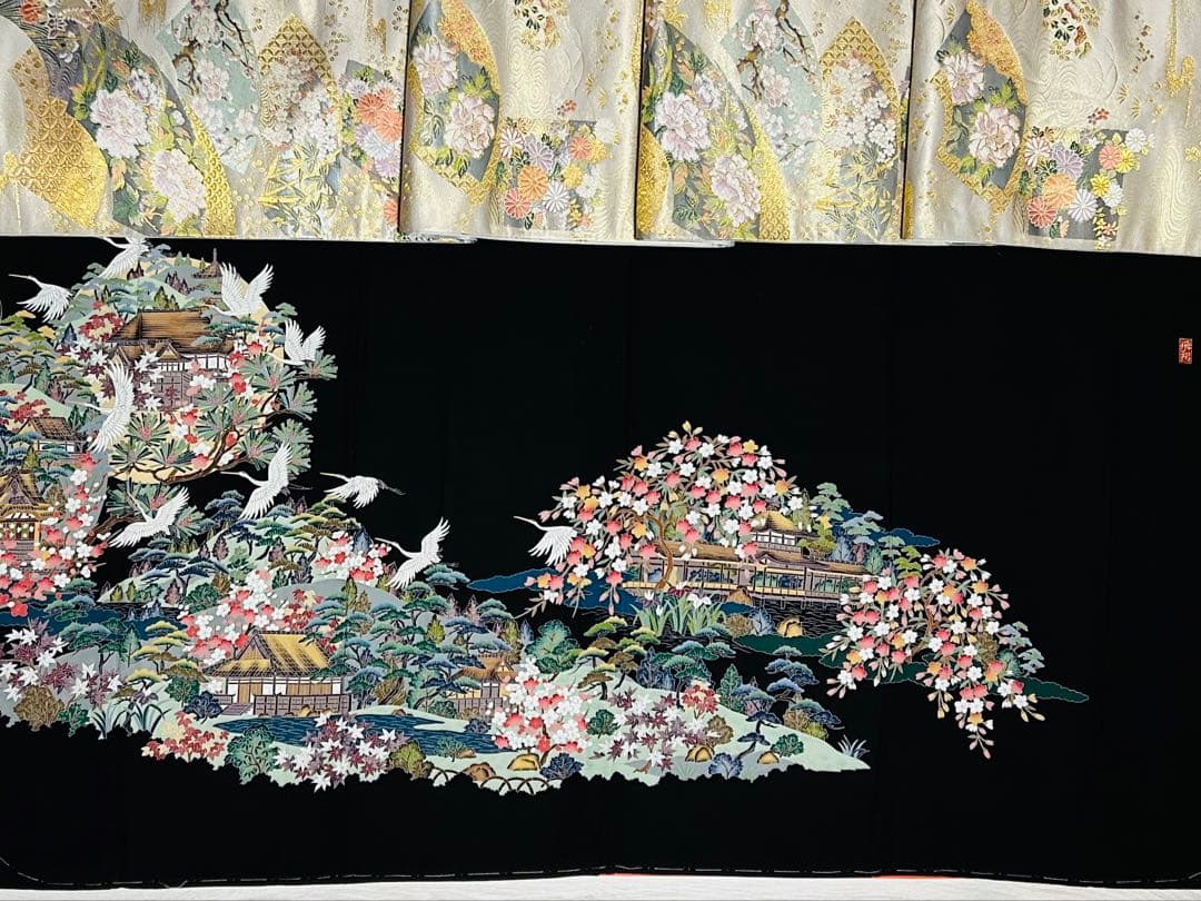 作家物　縁起の良い郡鶴に美しい四季の花々が美しく品格溢れる黒留袖完全フルセット