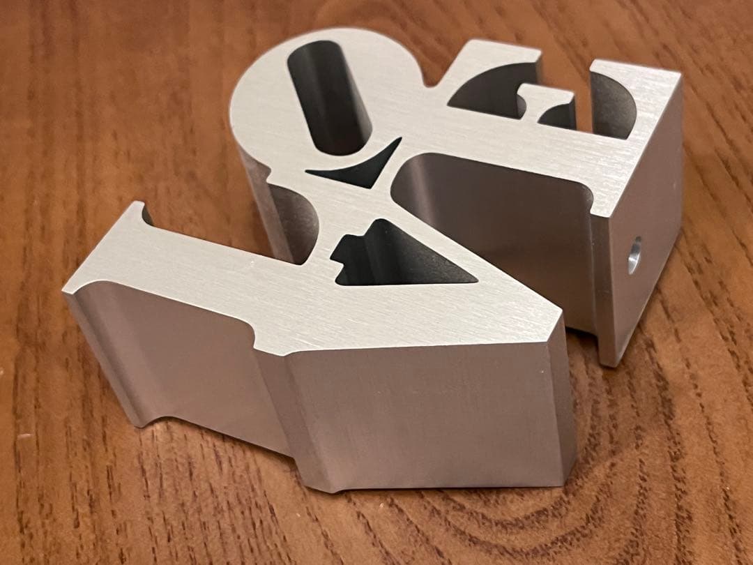 ロバート・インディアナの「LOVE」 オブジェ　デザイナーズ雑貨