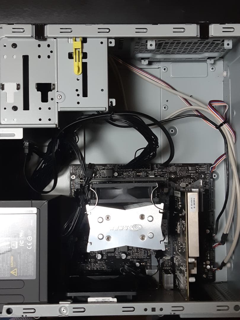 自作PC　第8世代i3・8GB・SSD128GB・RX550・Win11正式対応