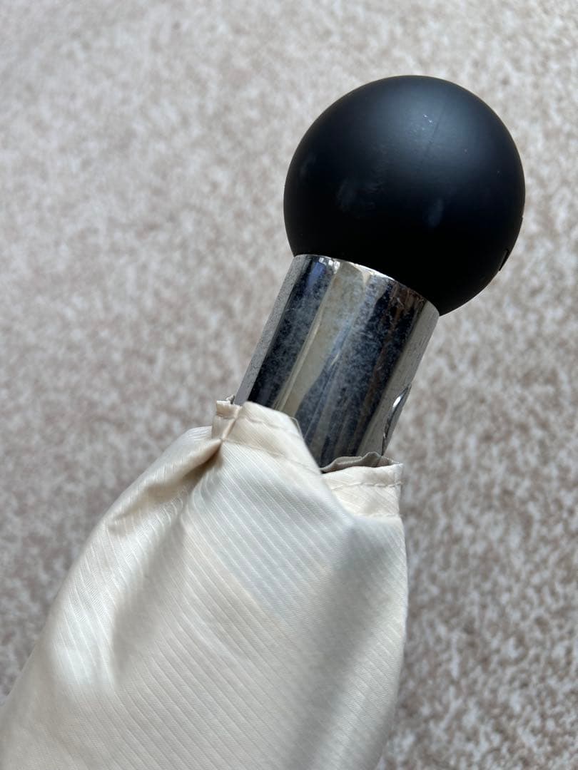 美品！CHANEL 折りたたみ傘 カメリア　ホワイト