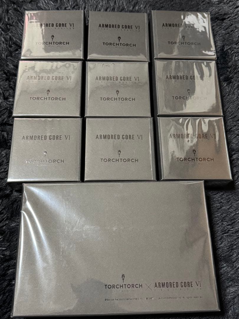 アーマードコア6 ヴェスパー部隊エンブレムペンダント ラスティ ブラックVer.