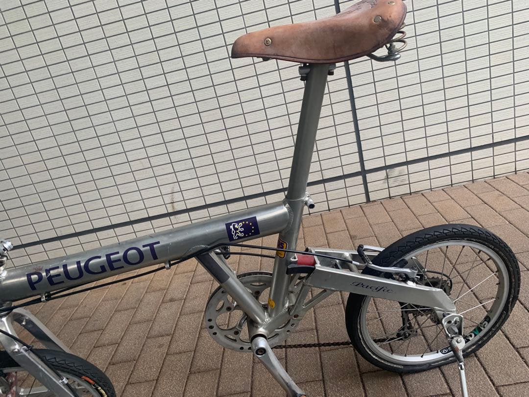 PEUGEOTパシフィックシルバー