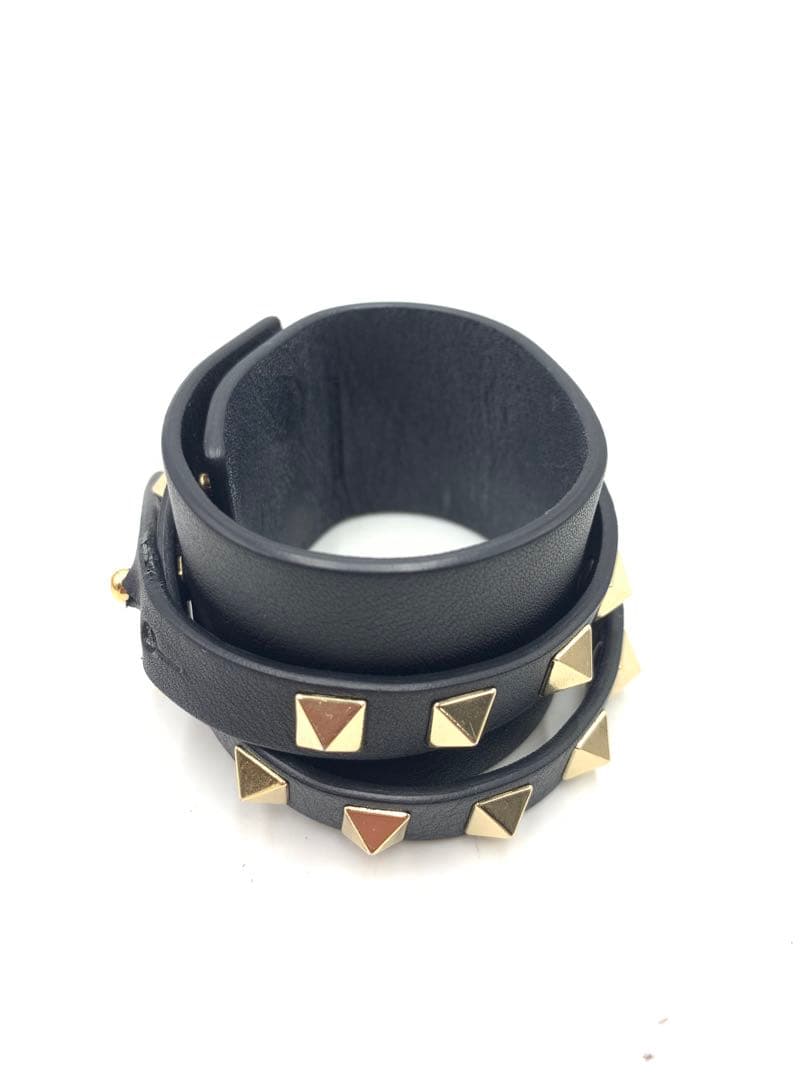 ヴァレンティノガラヴァーニ　ブランド　ブラック　スタッズバングル　ブレスレット