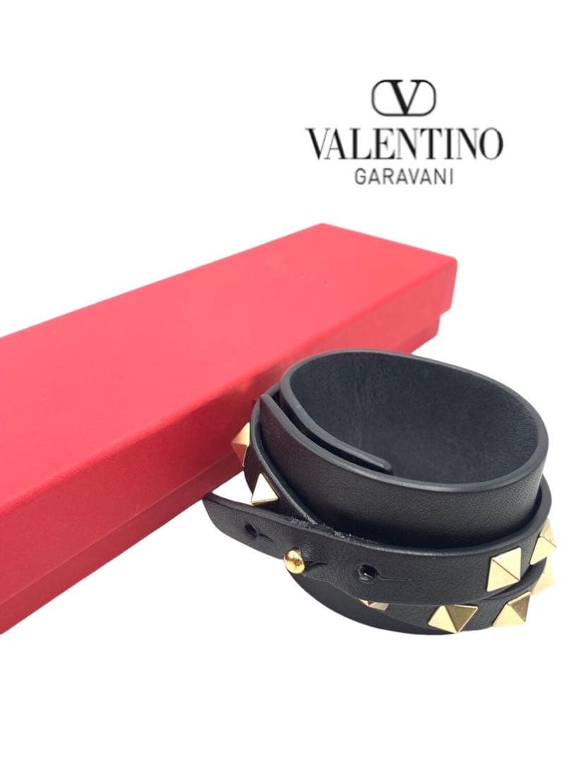 ヴァレンティノガラヴァーニ　ブランド　ブラック　スタッズバングル　ブレスレット