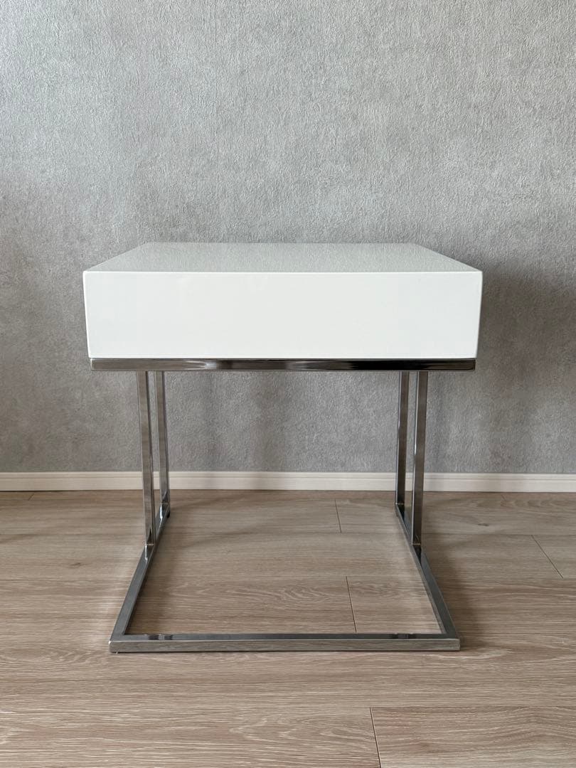 【値下げ】大塚家具　サイドテーブル　鏡面ホワイト