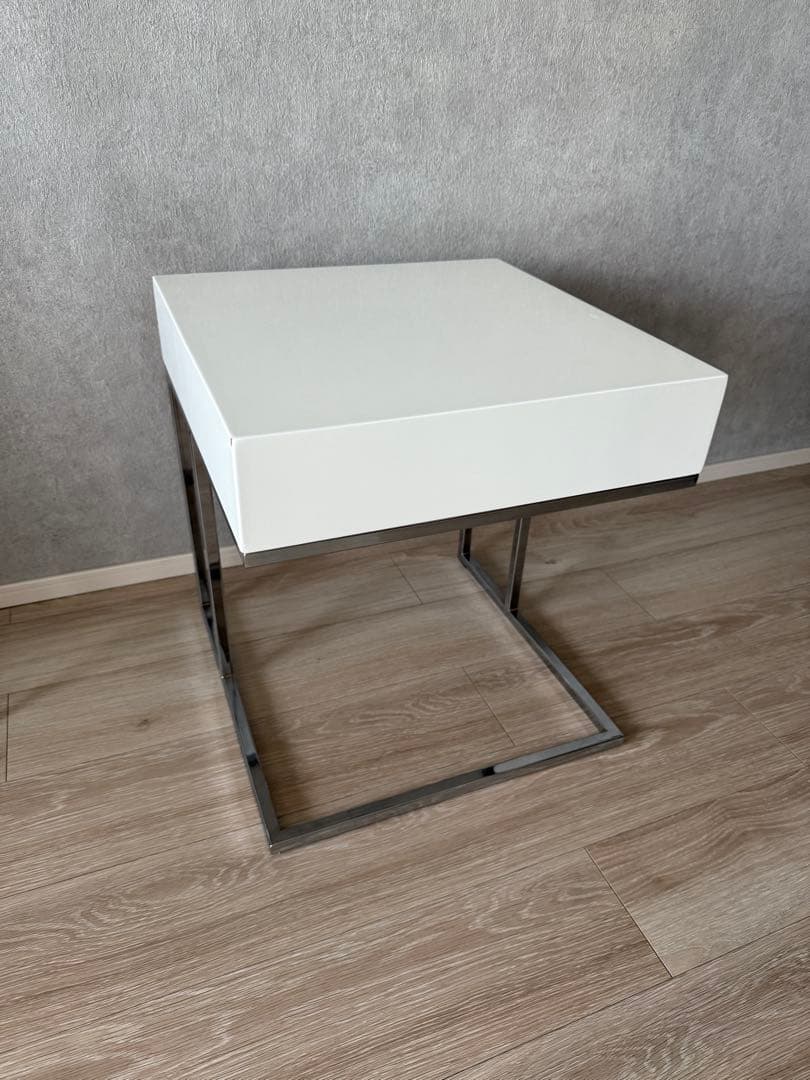 【値下げ】大塚家具　サイドテーブル　鏡面ホワイト