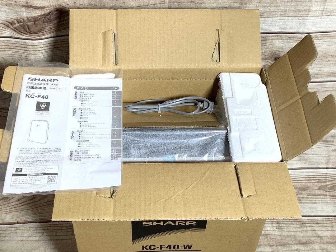 シャープ 未使用品 18畳 プラズマクラスター加湿空気清浄機 KC-F40-W