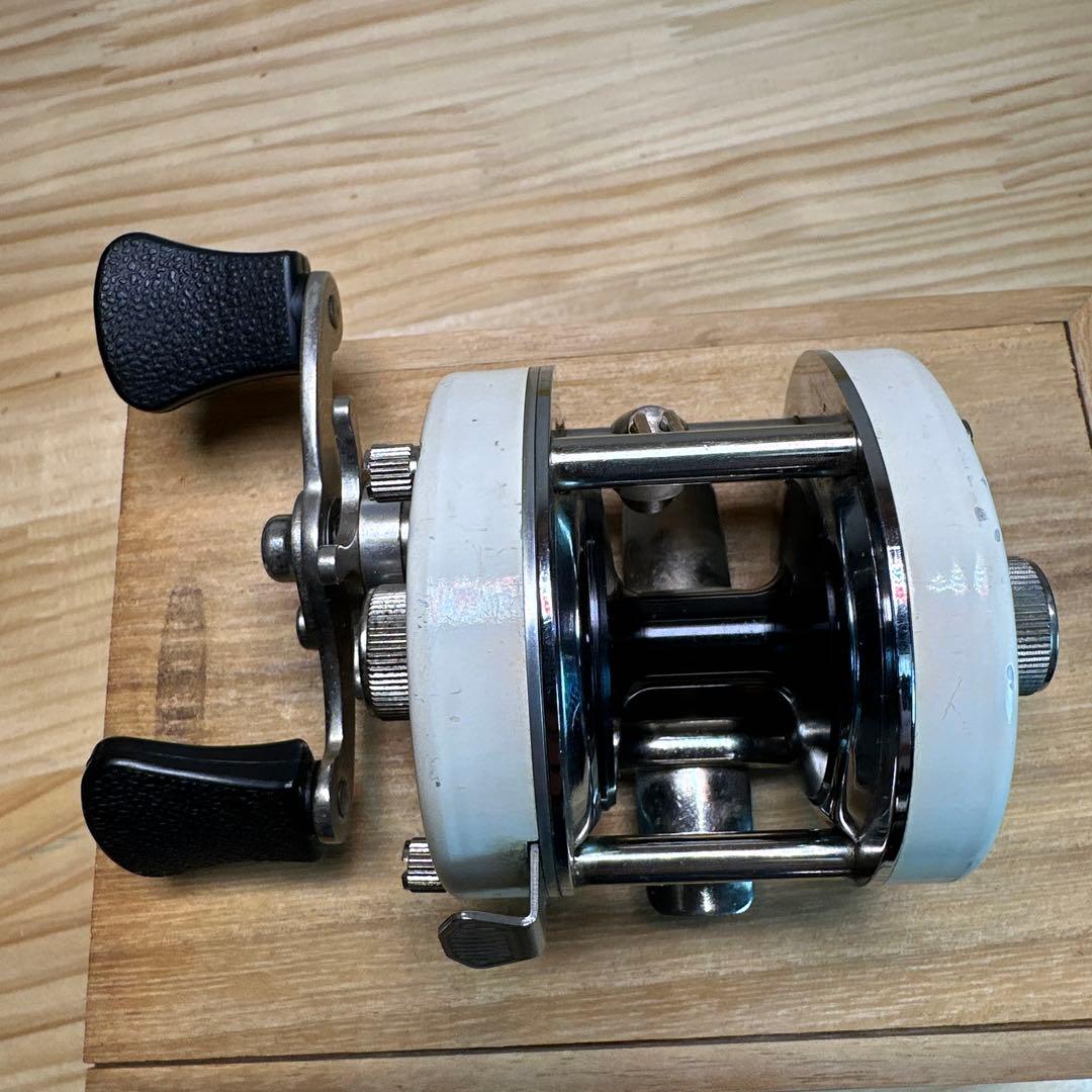 ロベルソンMaverick 3601 左巻きホワイト五十鈴