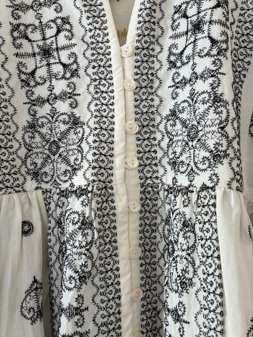 新品　ヤマダヤ　Ampleインド綿 刺繍ワンピース　フリーサイズ