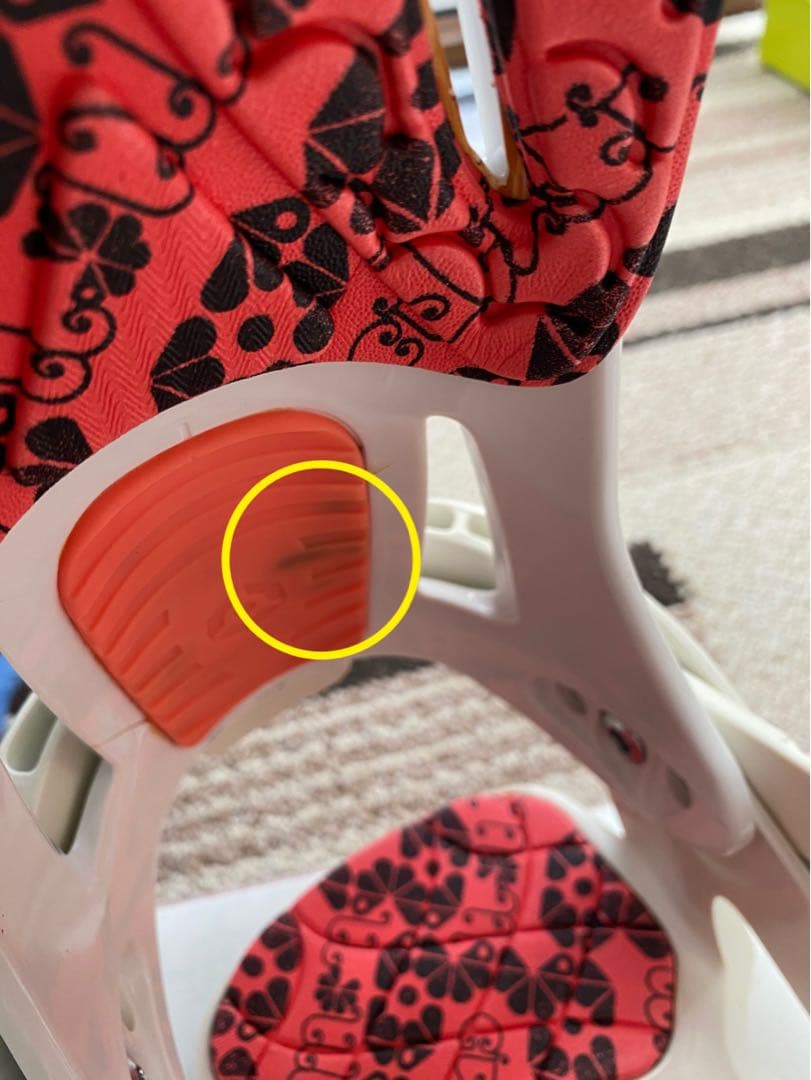 142 未使用　ドット柄　初級　スノーボード　板　SALOMON ビンディング