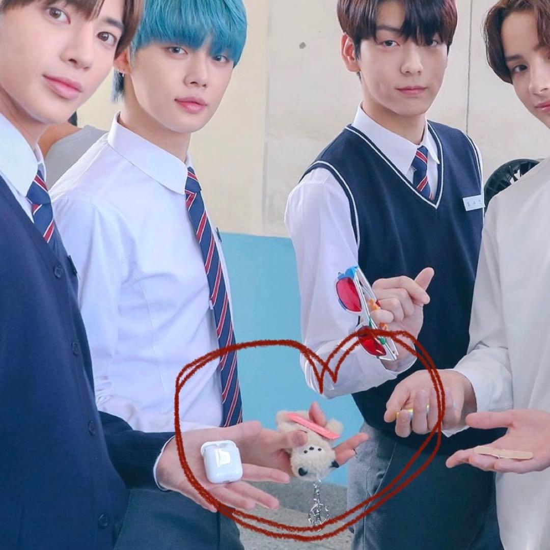 【激レア・美品・即日発送】 txt  MV モンスター　ぬいぐるみ　キーホルダー