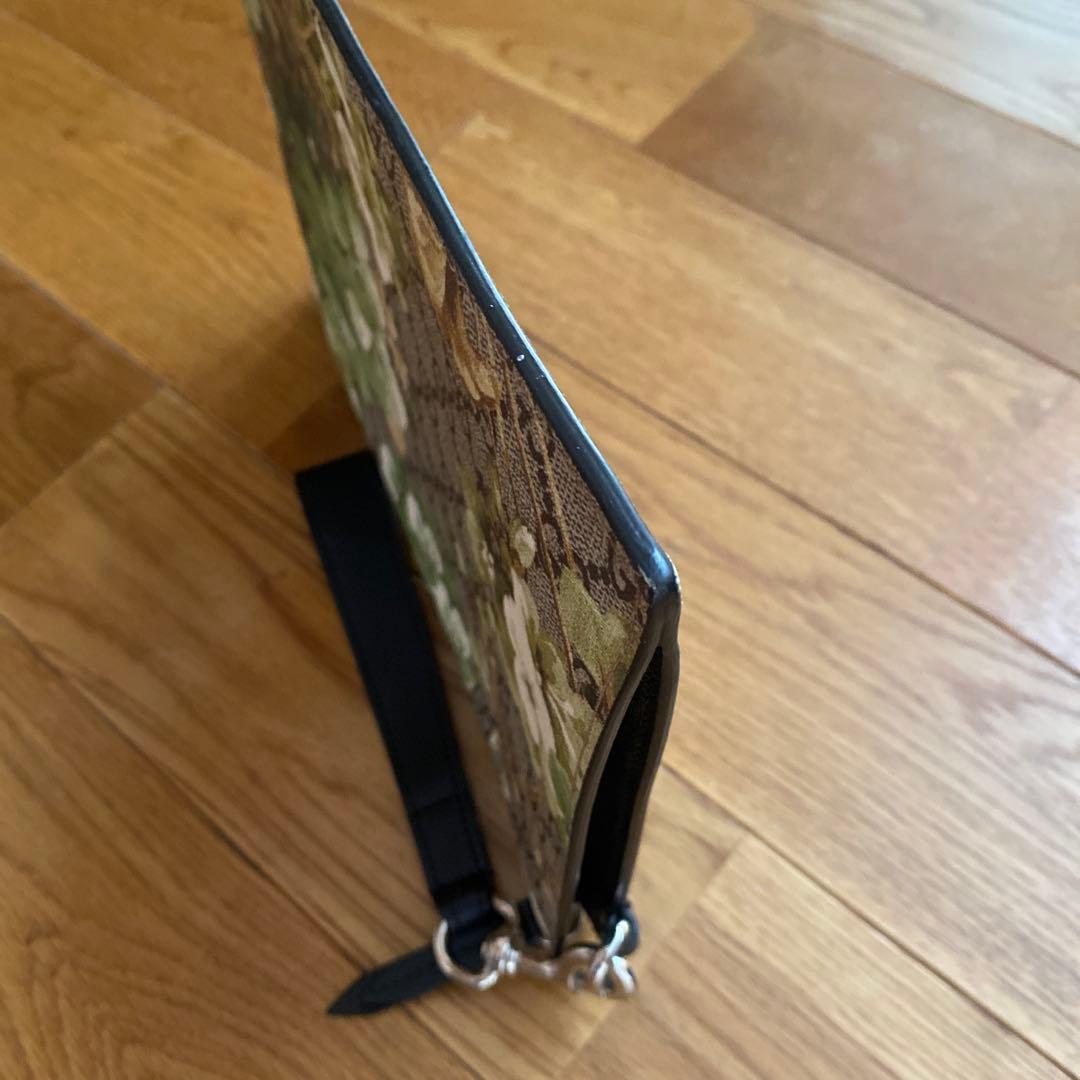 美品　GUCCI グッチ フローラルプリント クラッチバッグ 花柄