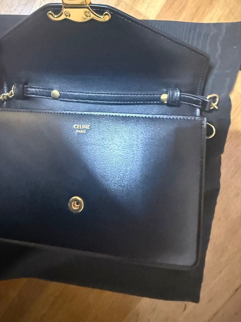 LINE セリーヌ トリオンフ チェーンウォレット ブラック 黒