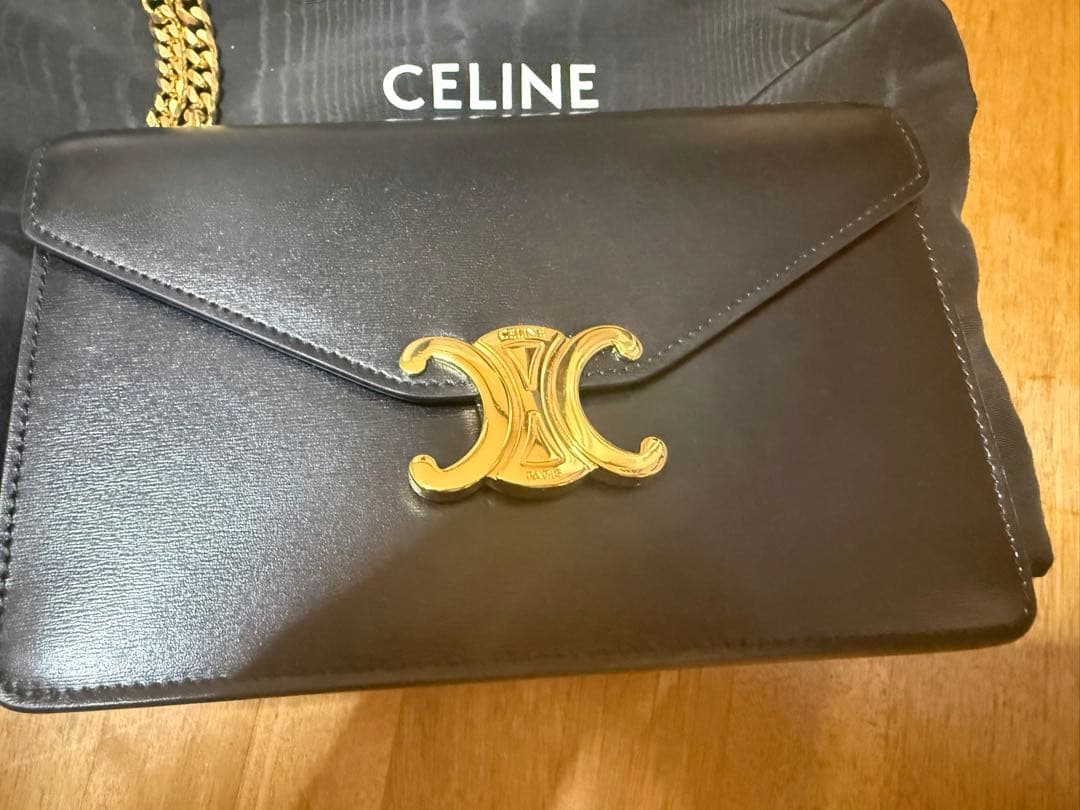 LINE セリーヌ トリオンフ チェーンウォレット ブラック 黒